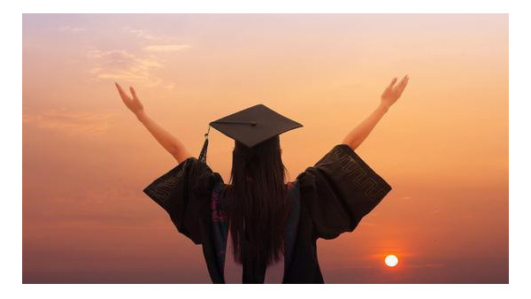 领秀教育：选择网络教育提升学历之后如何在面试时体现优势